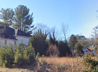 8 Cedar Row, Lakewood, NJ 08701