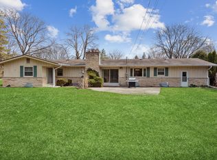 429 Mary Ln, Thiensville, WI 53092