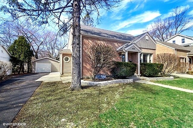 1st image of 814 Woodward Ave