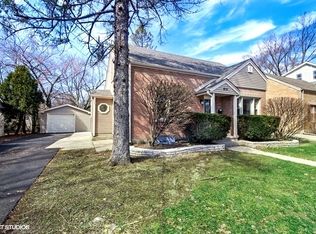 814 Woodward Ave, Deerfield, IL 60015