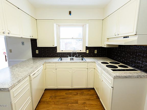 4th image of 947 Lake Michigan Dr NW