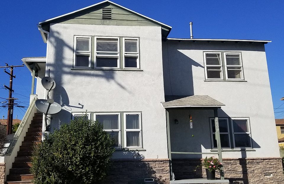 1st image of 2069 W 104th St