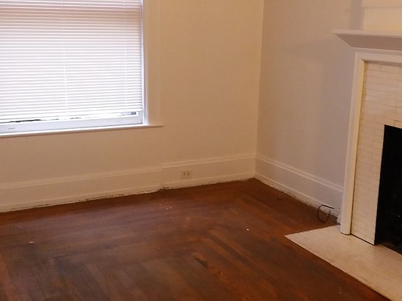 3rd image of 1422 Lee St E APT B