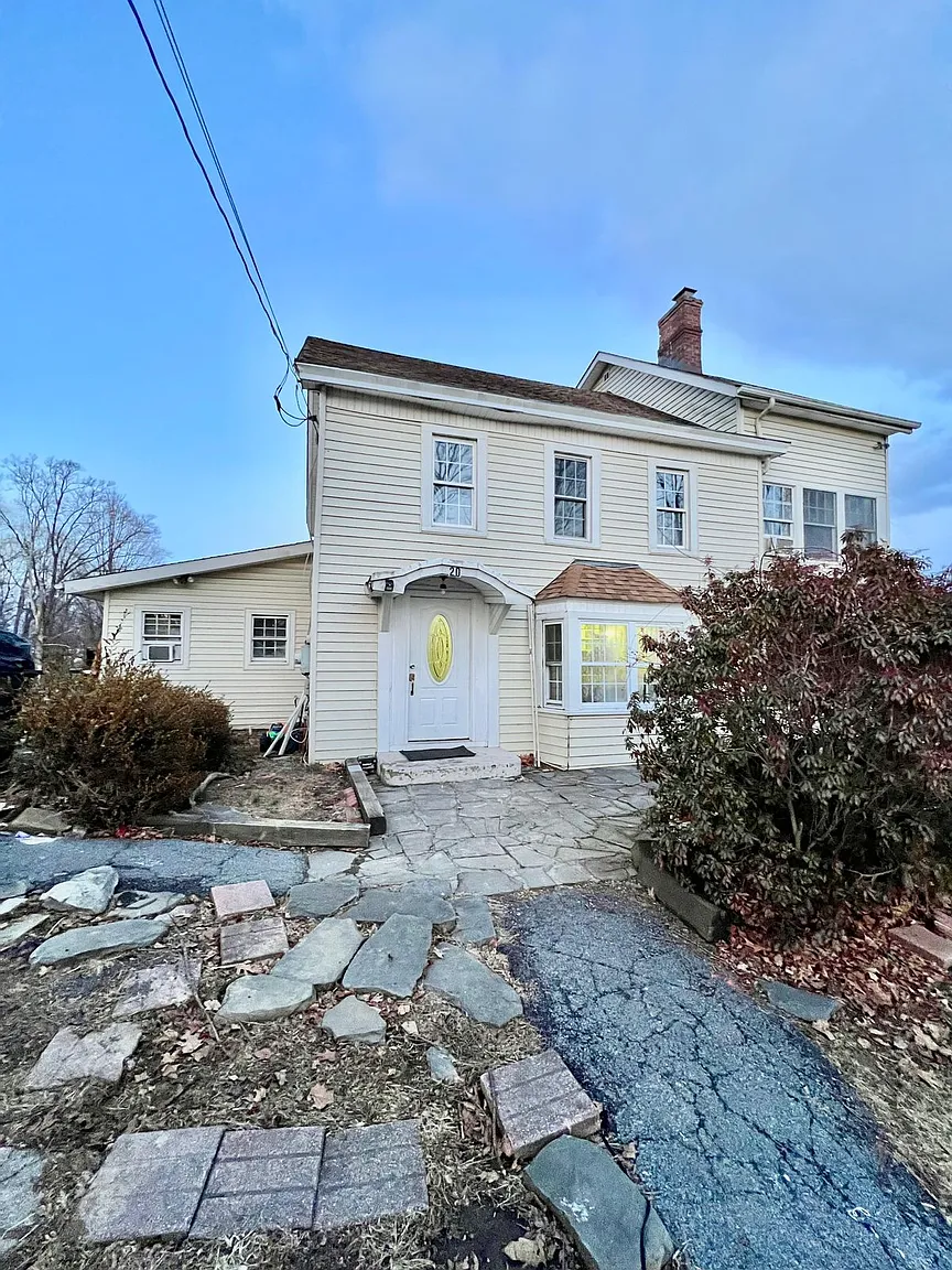 20 Pine Tree Rd photo 1