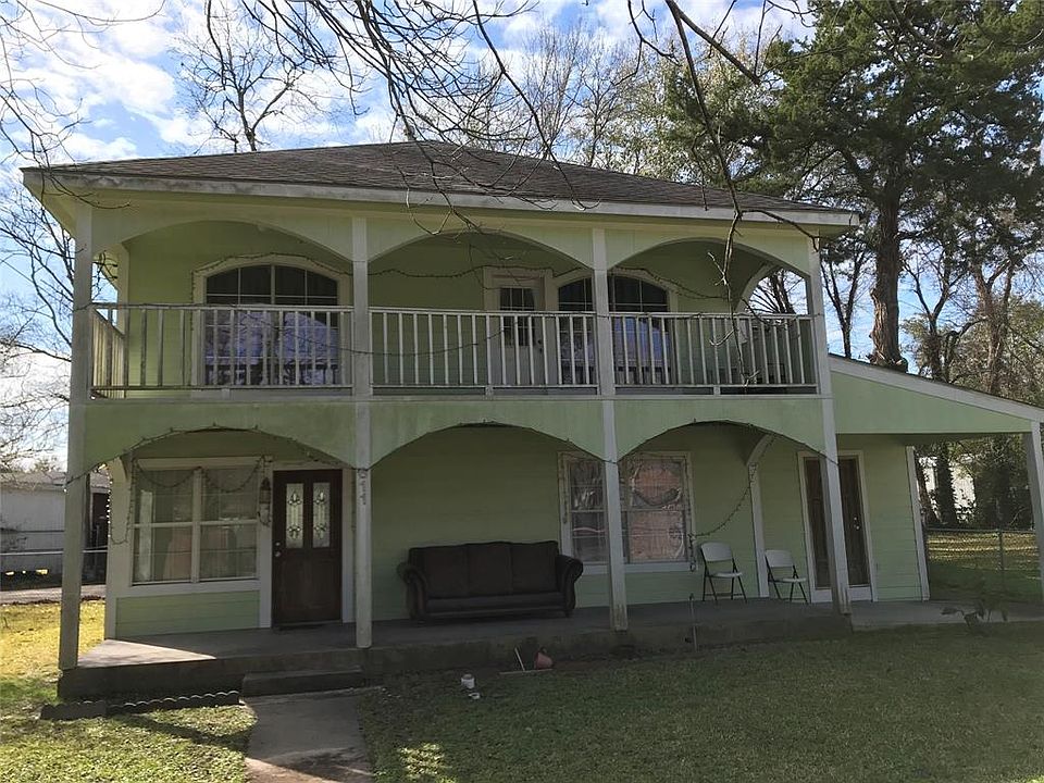 1st image of 611 E Fayle Ave
