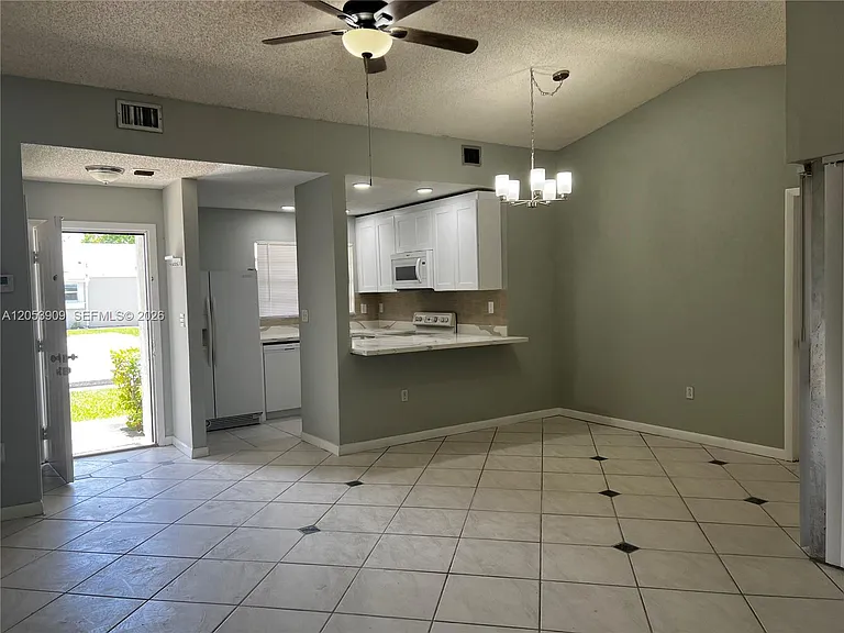 809 NE 214th Ln #2 — Photo 8