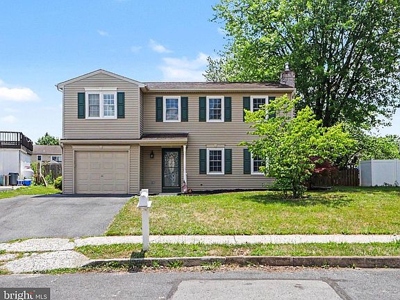 2nd image of 6 Kingswood Dr