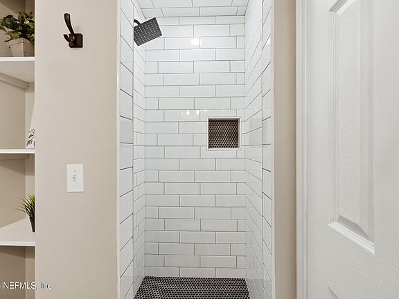 5th image of 3801 Crown Point Rd Unit 2093