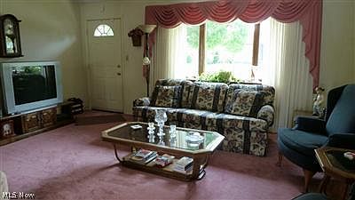 3rd image of 26335 Aaron Dr