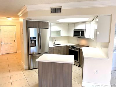 8333 Lake Dr APT 505, Doral, FL, 33166