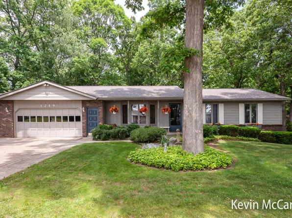 1289 Harding St NW, Grand Rapids, MI 49544