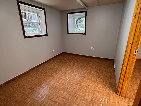 3rd image of 5434 W Kamerling Ave #Basement