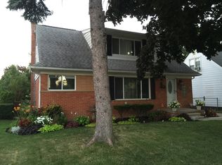 17892 Peters St, Roseville, MI 48066