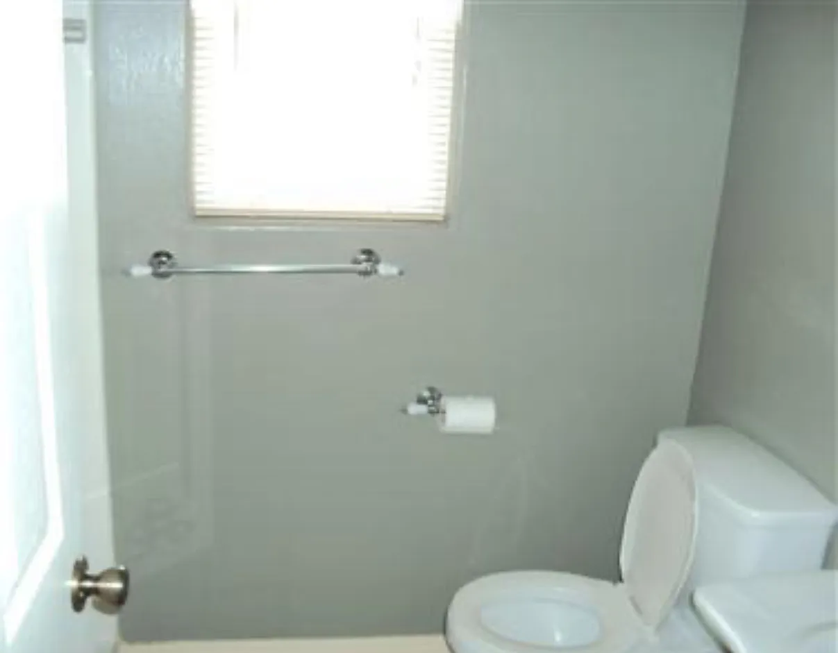 3 bed, 1144 sqft, $1,950 — Photo 4