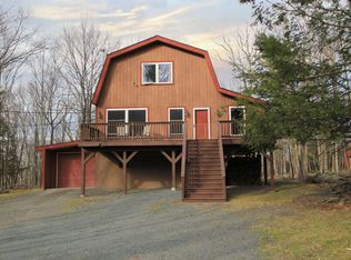 103 Pioneer Dr, Lackawaxen, PA 18435