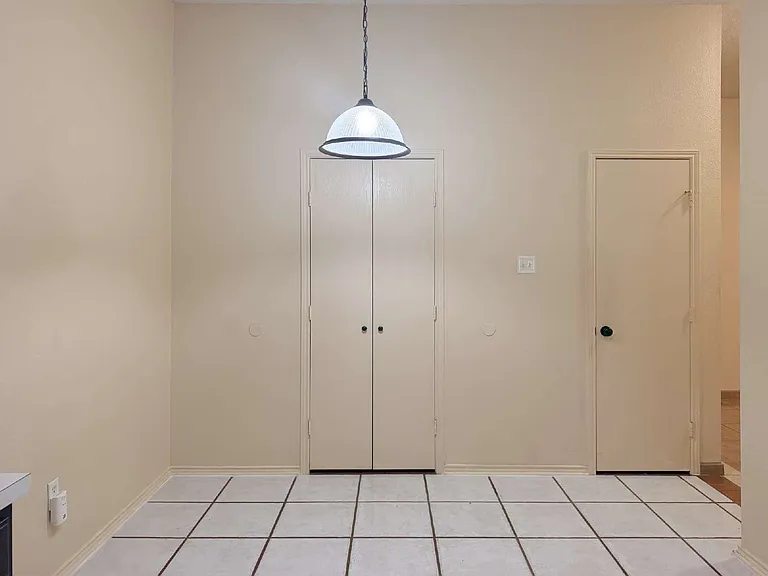 1009 McKavett Dr — Photo 9