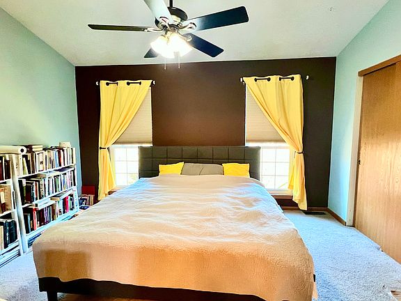 5th image of 563 Woodhaven Dr