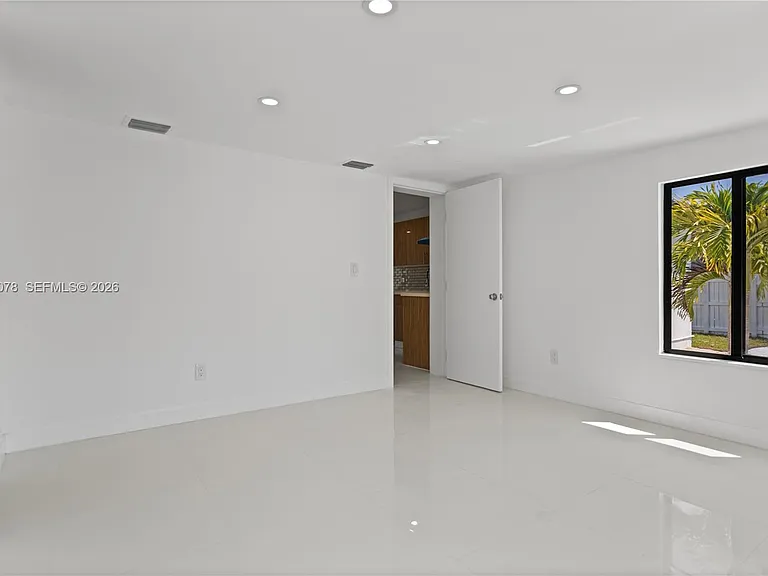 1524 SW 32nd Ct — Photo 26