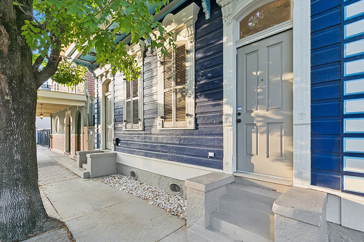 Building Photo - 2235 N Rampart St