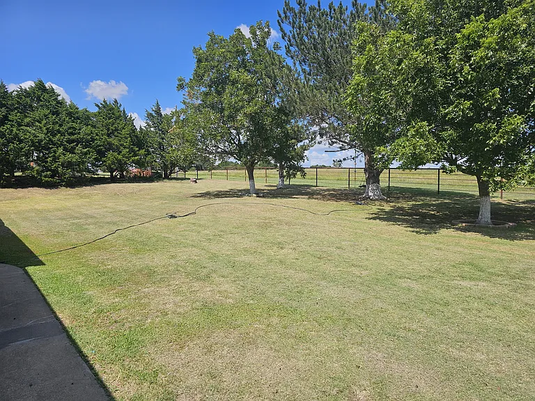 13350 NE 75th St — Photo 5