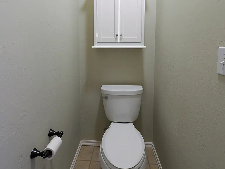 Master bathroom 3