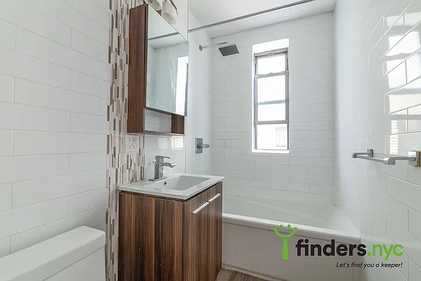 Rented by Clove Realty LLC | media 25