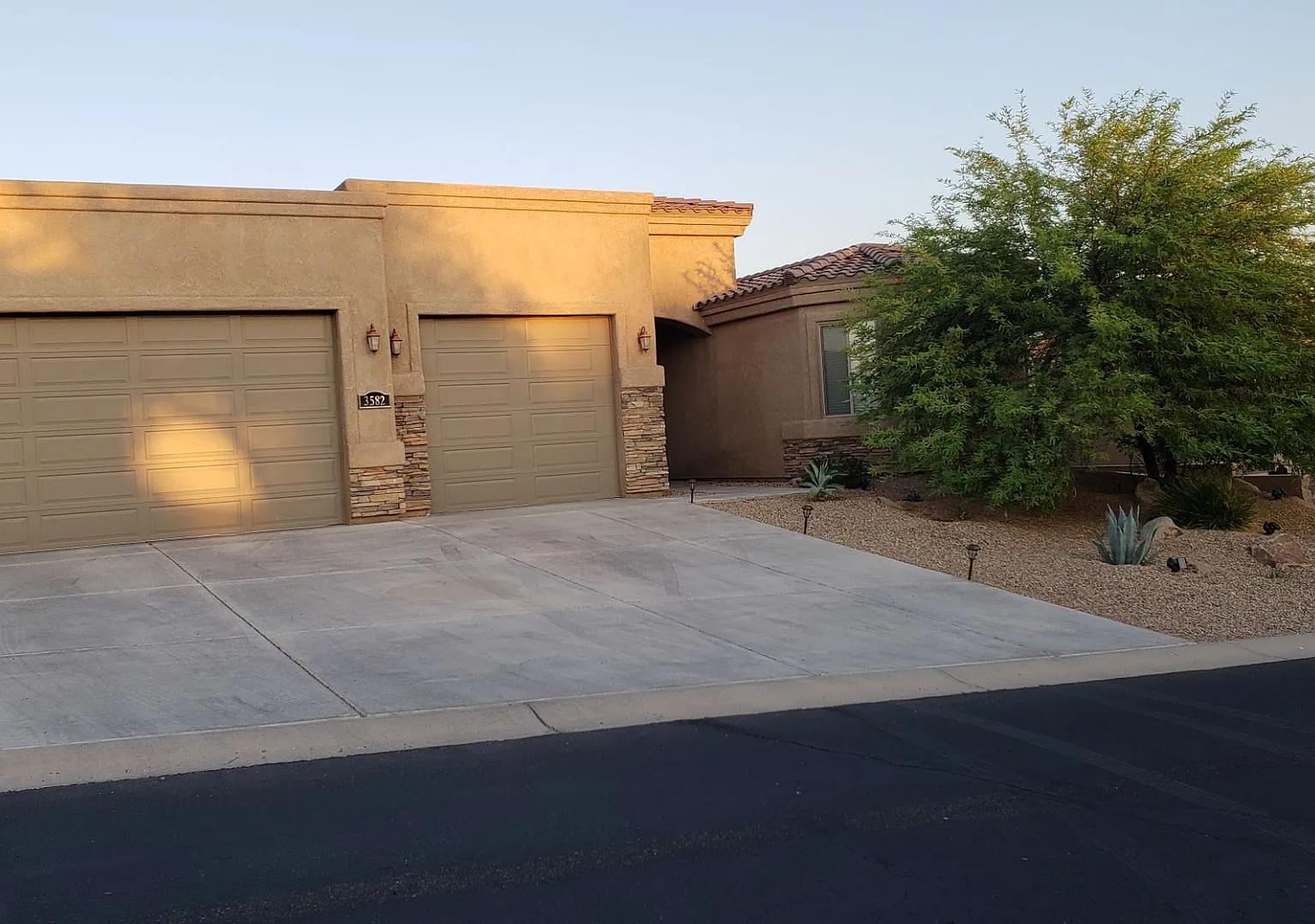 Just Reduced!!Winter Furnished Rental Available 2027 — Photo 2
