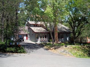 450 NW Pleasant View Dr, Grants Pass, OR 97526