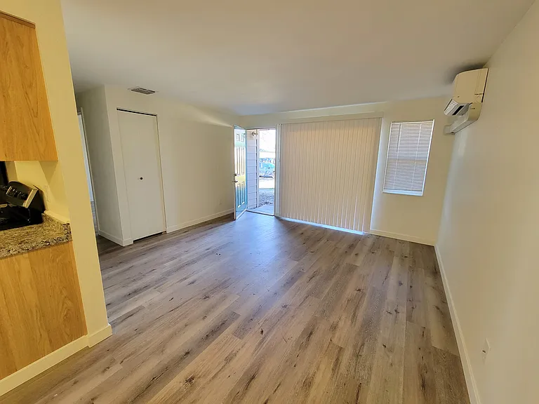 Kingswood Apartments — Photo 5