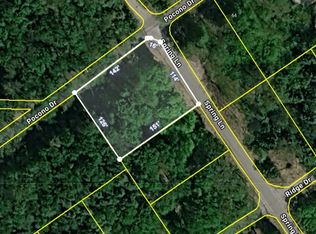 12 Spring Ln, Gouldsboro, PA 18424