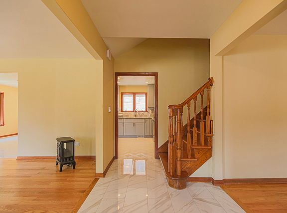 5th image of 2345 S Lombard Ave