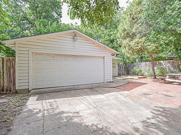 4th image of 3014 Hemphill Park