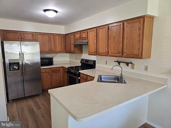 2nd image of 26 Stanwyck Ct