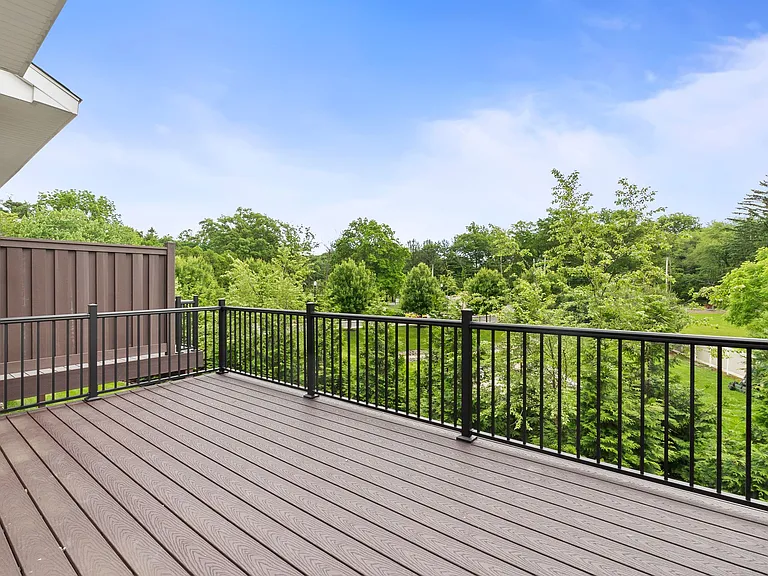 105 Brandon Ct — Photo 33