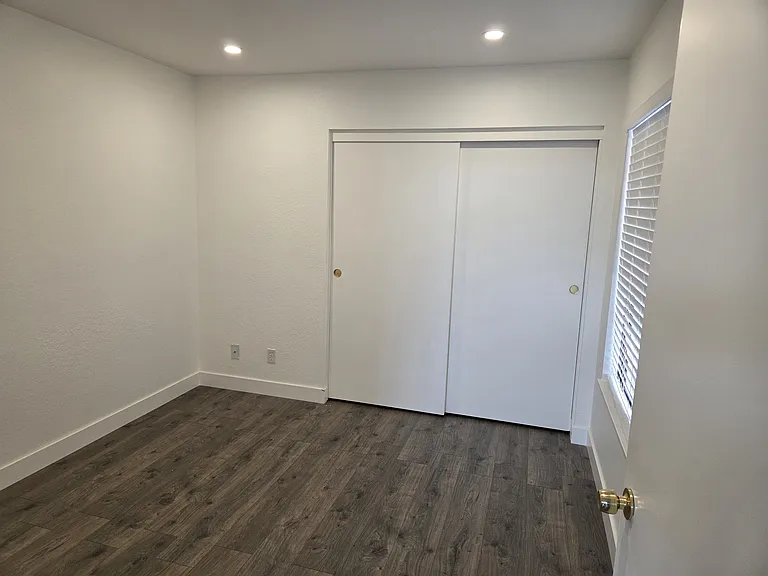 22852 Springdale Dr — Photo 9