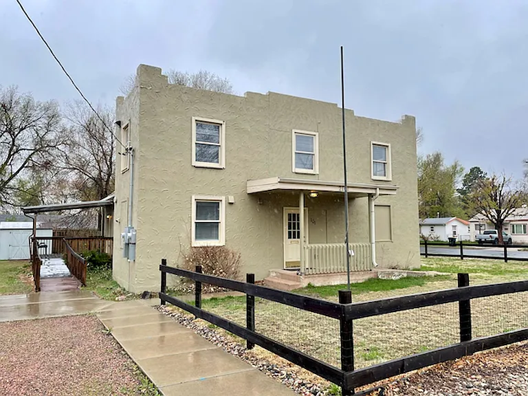 2101 E Willamette / Duplex / LBP — Photo 1