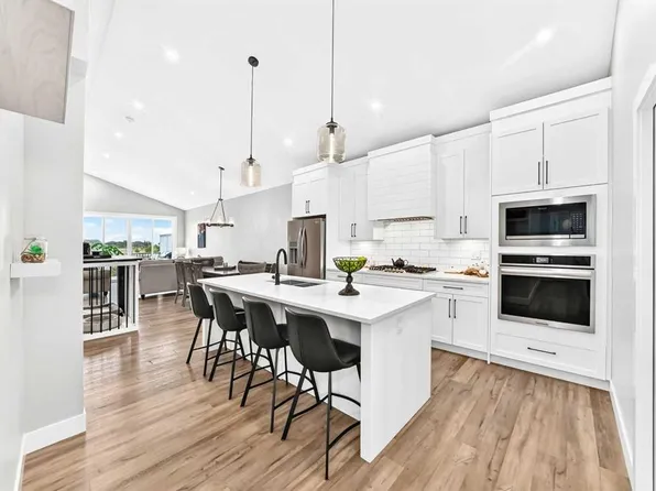 22 S Saint Andrews Close, Wheatland County, AB T0J 1Y1