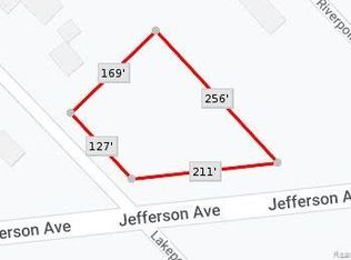 48825 Jefferson Ave, Chesterfield, MI 48047