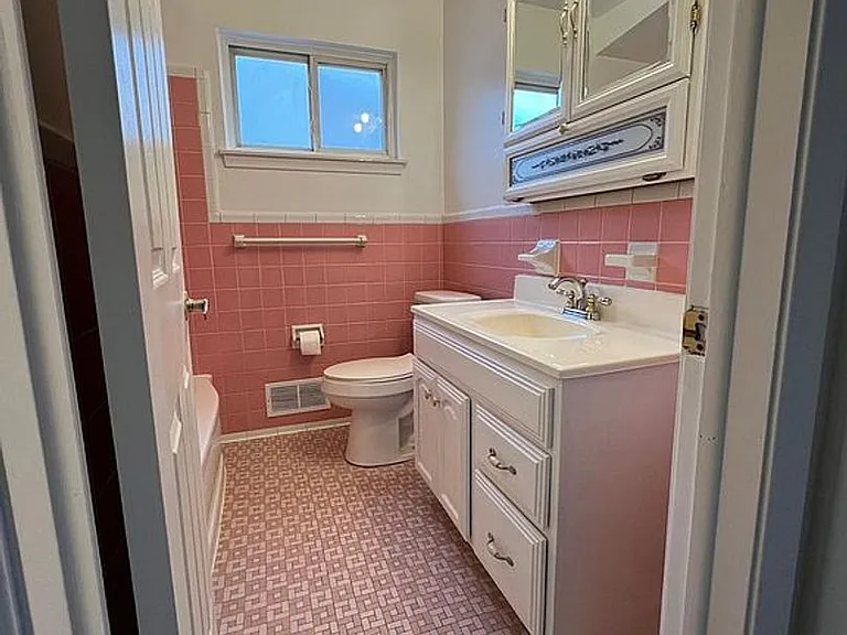 32049 Joy Rd — Photo 11
