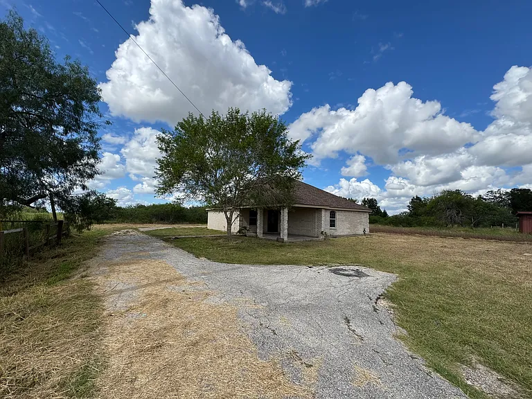 33828 California Rd — Photo 2