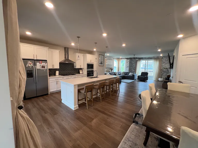 7608 Cross Creek Dr — Photo 6