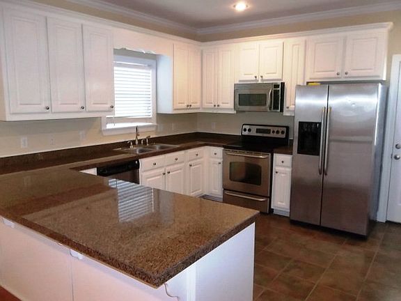 5th image of 401 Bickerstaff Ln Unit 3