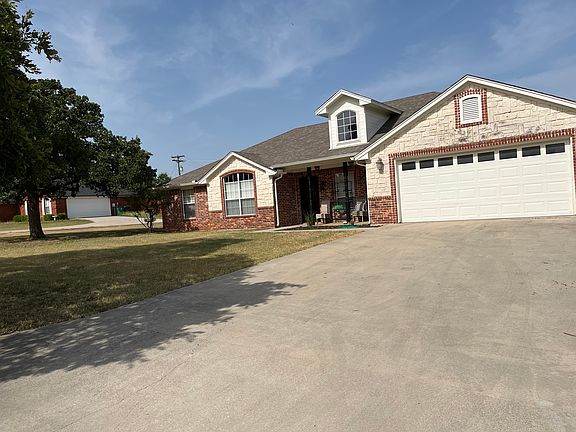 2nd image of 608 Grand Oaks Ct