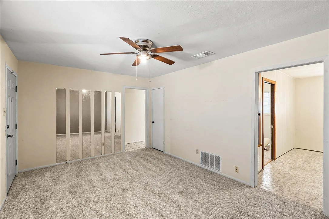 Building Photo - 1829 Lesle Ln