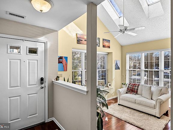 4th image of 1007 Yarmouth Ln