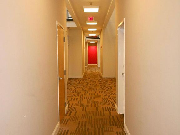 2nd image of 1414 W Marshall St APT 305