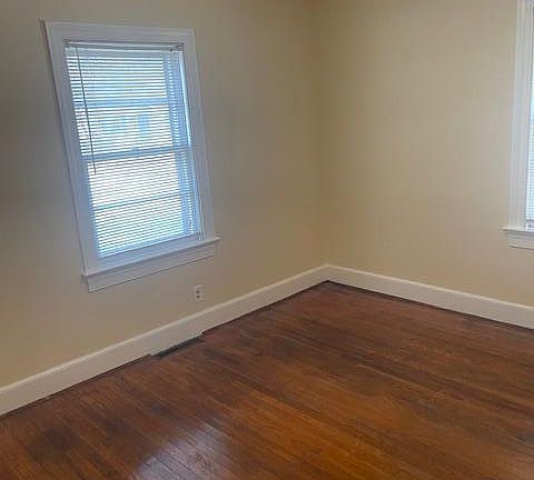 5th image of 406 W Daniels Street
