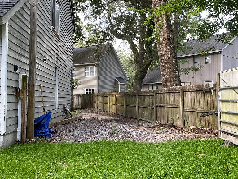 102 Weatherbark Cir — Photo 2