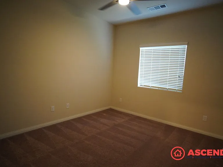 7918 Rhine Dr — Photo 10