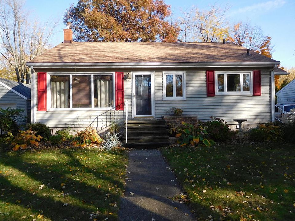 1st image of 2701 Thayer Dr